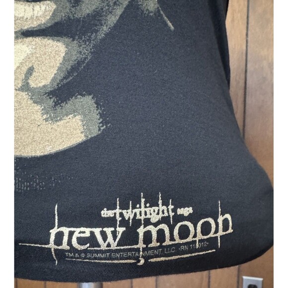NWT Vintage Twilight New Moon Jacob Black Graphic Tee Wolf Back Juniors L - Picture 3 of 8